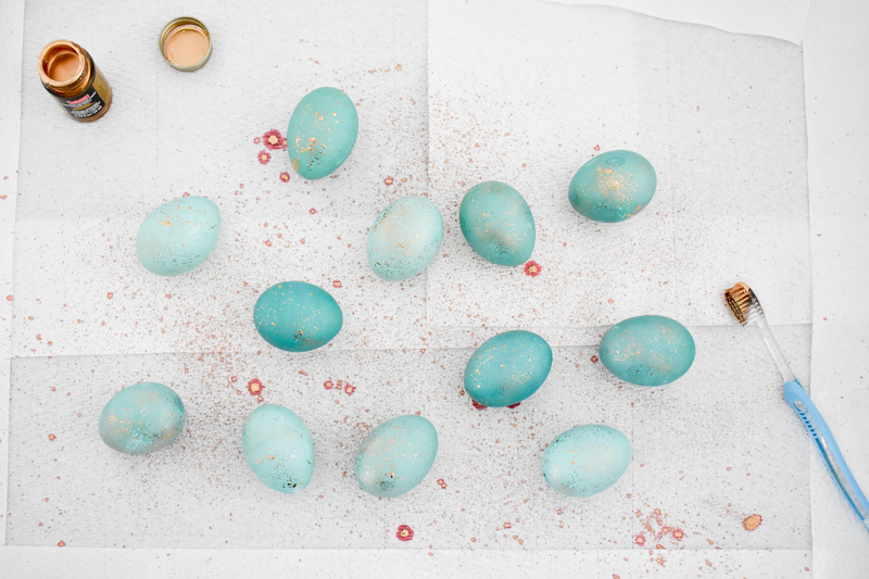DIY Faux Robin Eggs - Copper Leafed Robin Eggs & Gold Speckled Robin Eggs Tutorials using Blown Out Eggshells