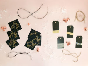 Tutorial DIY Black + Gold Gift Tags