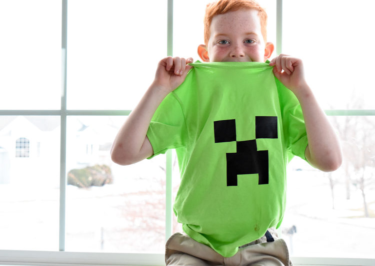 DIY Minecraft shirt party favor tutorial